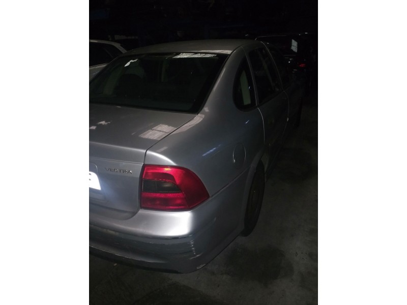 opel vectra b berlina del año 2001