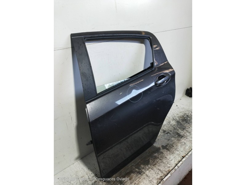 Recambio de puerta trasera izquierda para toyota yaris hybrid active referencia OEM IAM   5P