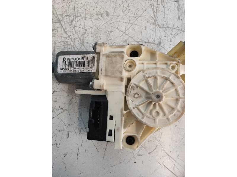 Recambio de elevalunas trasero derecho para renault laguna iii expression referencia OEM IAM 974828102 0130822401 989698103 8270