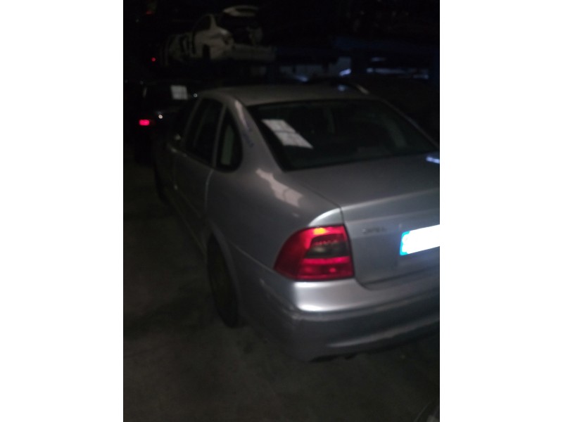opel vectra b berlina del año 2001