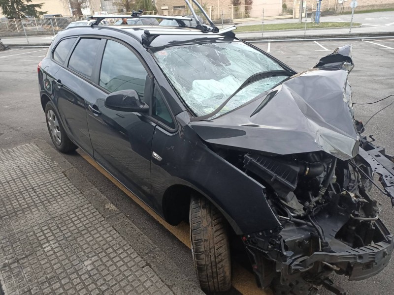 opel astra j sports tourer del año 2011