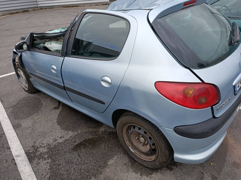 peugeot 206 berlina del año 2003