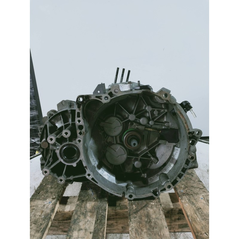 Recambio de caja cambios para volvo v40 familiar 1.9 d+ (85kw) referencia OEM IAM P30616141 141M56L2 T127424 5V