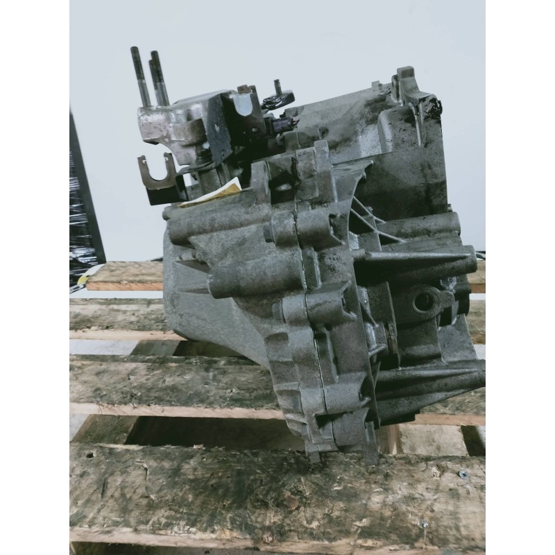 Recambio de caja cambios para volvo v40 familiar 1.9 d+ (85kw) referencia OEM IAM P30616141 141M56L2 T127424 5V