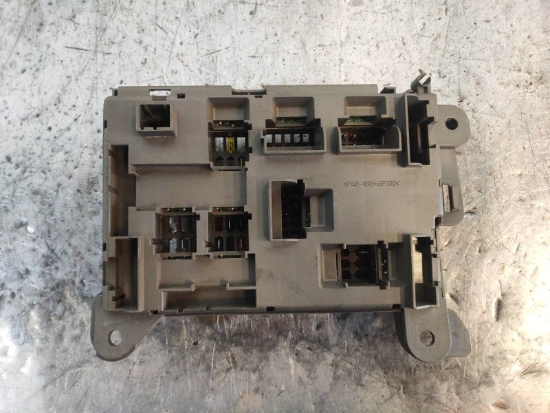 Recambio de caja reles / fusibles para bmw x5 (e70) 3.0d referencia OEM IAM 518954020A 693168703 