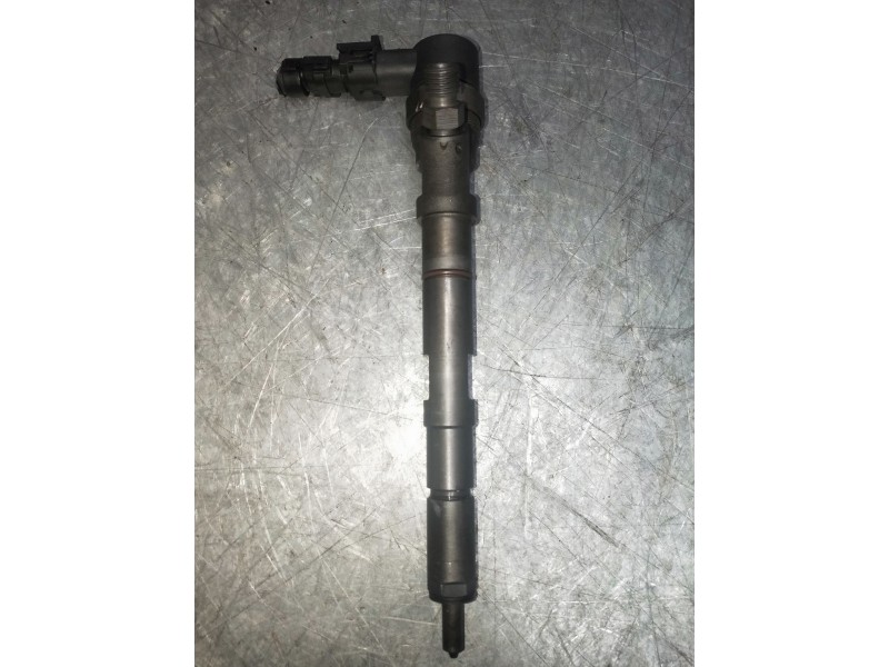 Recambio de inyector para kia sorento referencia OEM IAM 0445110092  