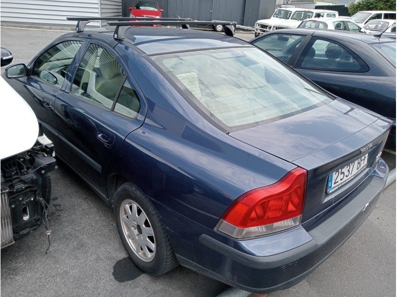 volvo s60 berlina del año 2001