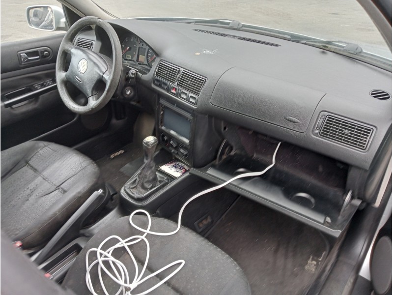 volkswagen golf iv berlina (1j1) del año 2001