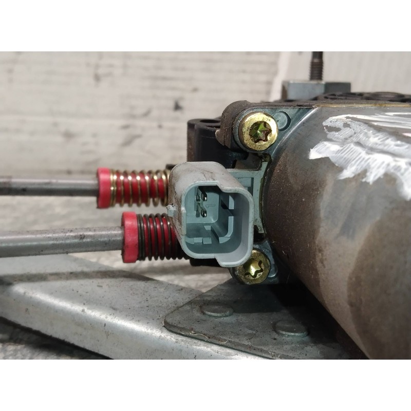 Recambio de elevalunas delantero izquierdo para citroen xsara coupe 1.9 d vtr referencia OEM IAM  97 3P Recambio de elevalunas delantero izquierdo para citroen xsara coupe 1.9 d vtr referencia OEM IAM  97 3P