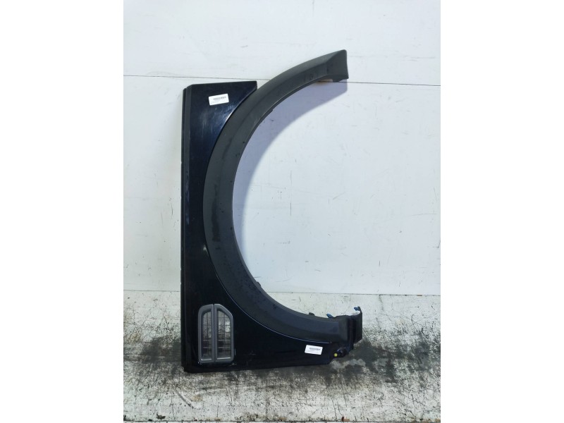 Recambio de aleta delantera derecha para land rover discovery 2.7 td v6 cat referencia OEM IAM   