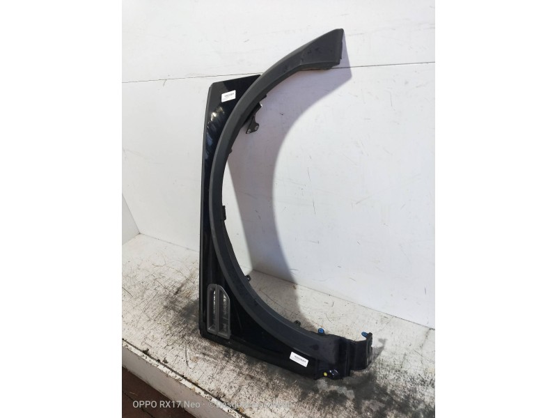 Recambio de aleta delantera derecha para land rover discovery 2.7 td v6 cat referencia OEM IAM   