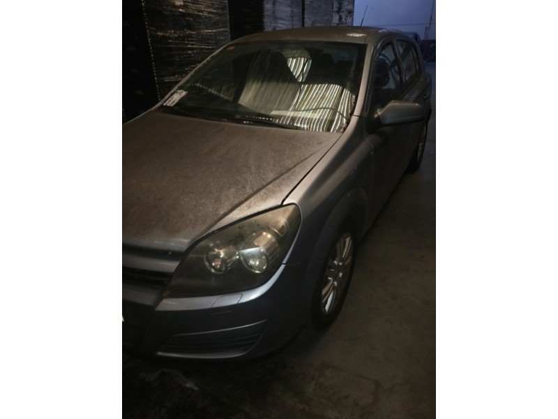 opel astra h berlina del año 2004