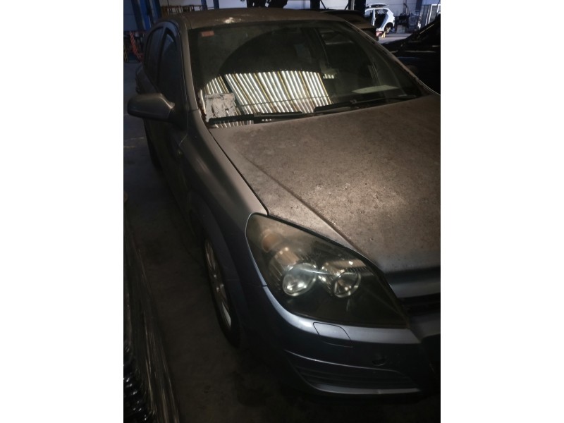 opel astra h berlina del año 2004