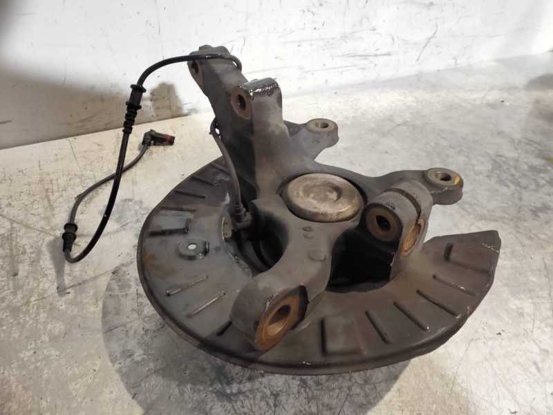 Recambio de mangueta delantera derecha para mercedes vito kasten (639) 113 cdi lang (639.603) referencia OEM IAM   