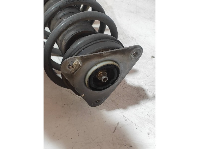 Recambio de amortiguador delantero derecho para renault clio iv business referencia OEM IAM 543020808R  