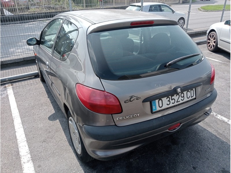 peugeot 206 berlina del año 1999
