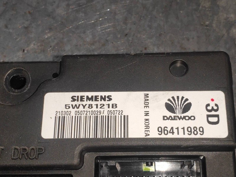 Recambio de modulo electronico para chevrolet evanda cdx referencia OEM IAM 5WY8121B 96411989 