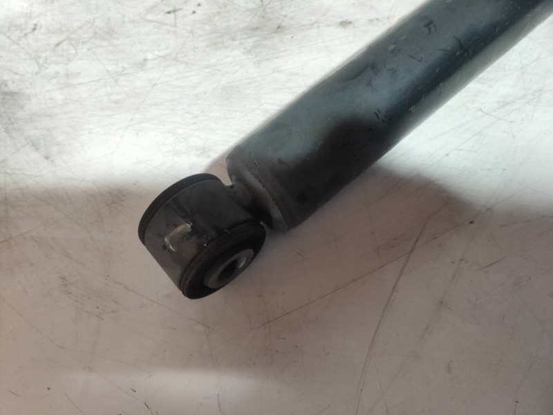 Recambio de amortiguador trasero izquierdo para renault clio iv business referencia OEM IAM 562109815R  