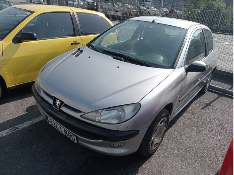 peugeot 206 berlina del año 2000