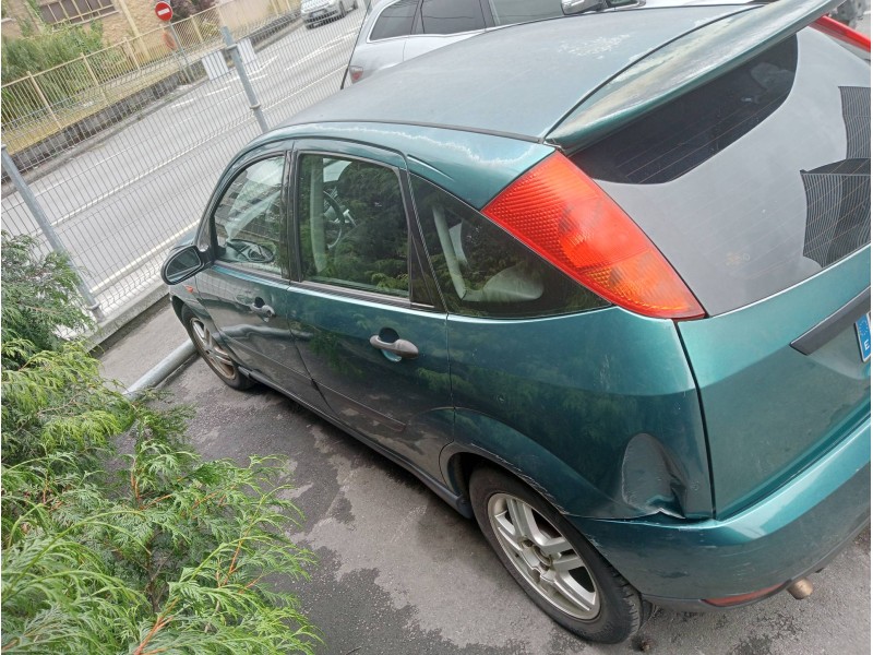 ford focus berlina (cak) del año 2001