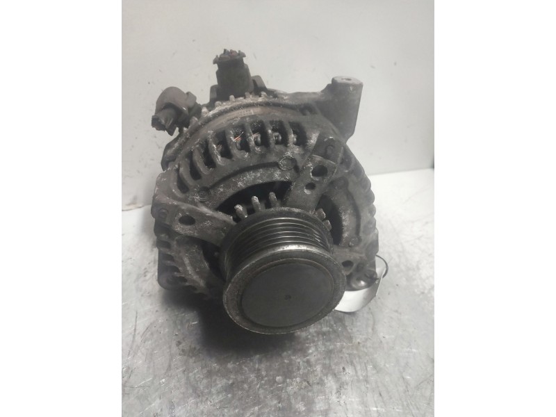 Recambio de alternador para toyota auris luna referencia OEM IAM 1042102320  