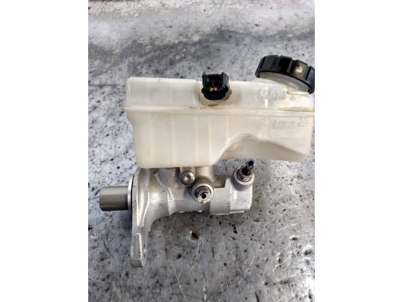 Recambio de bomba freno para renault clio iv business referencia OEM IAM   