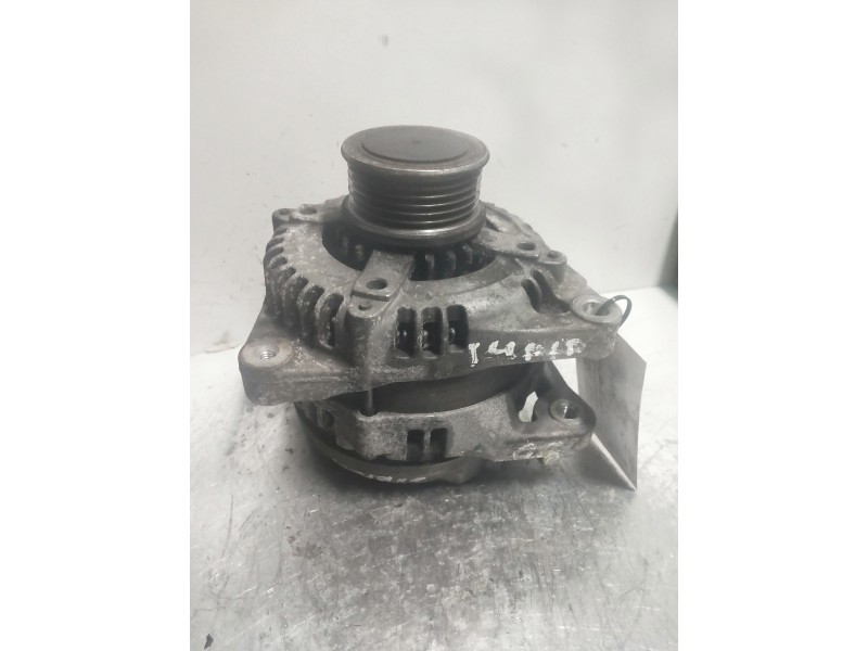 Recambio de alternador para toyota auris luna referencia OEM IAM 1042102320  
