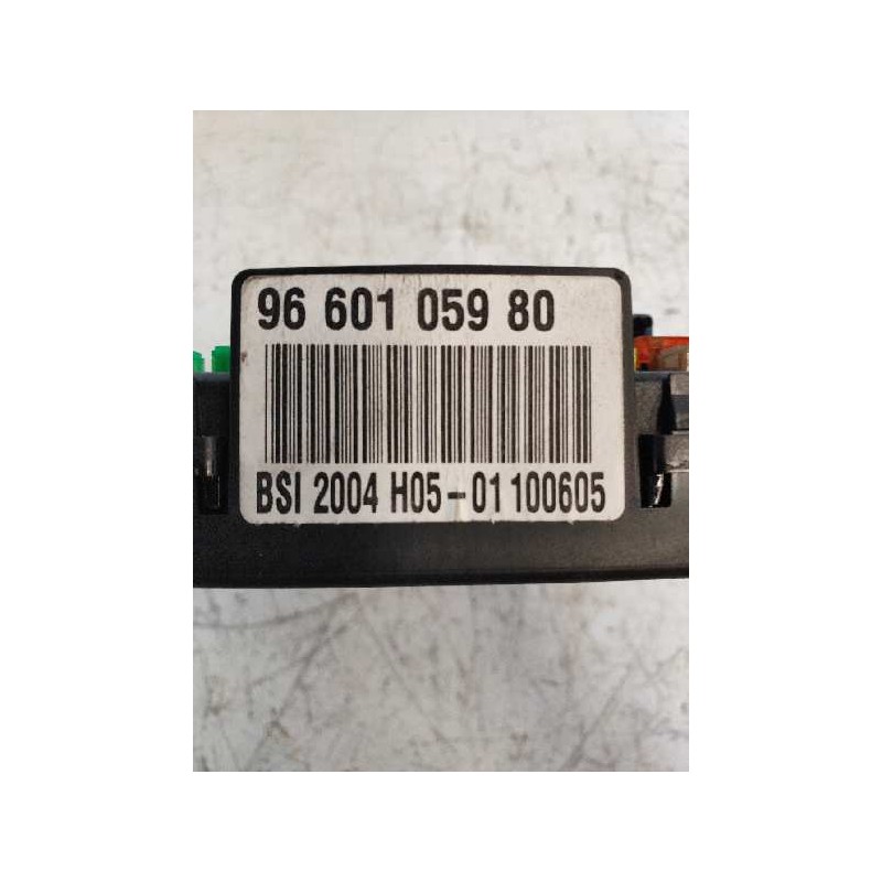 Recambio de caja reles / fusibles para peugeot 307 break / sw (s1) sw port aventura referencia OEM IAM 9660105980 H0501 100605