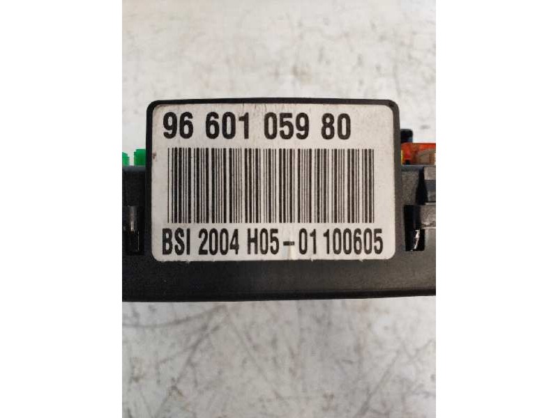 Recambio de caja reles / fusibles para peugeot 307 break / sw (s1) sw port aventura referencia OEM IAM 9660105980 H0501 100605
