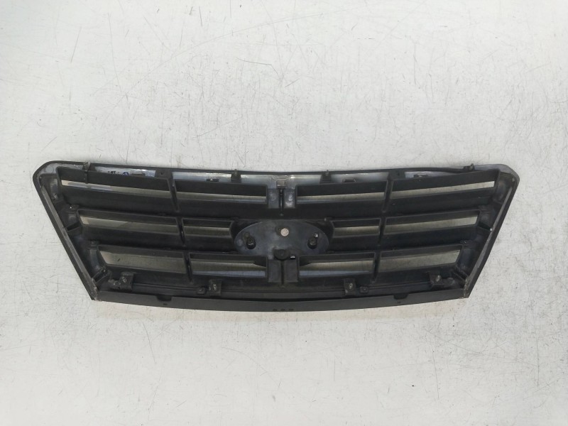 Recambio de rejilla delantera para kia sorento 2.5 crdi referencia OEM IAM   