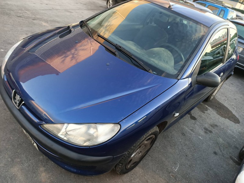 peugeot 206 berlina del año 2001