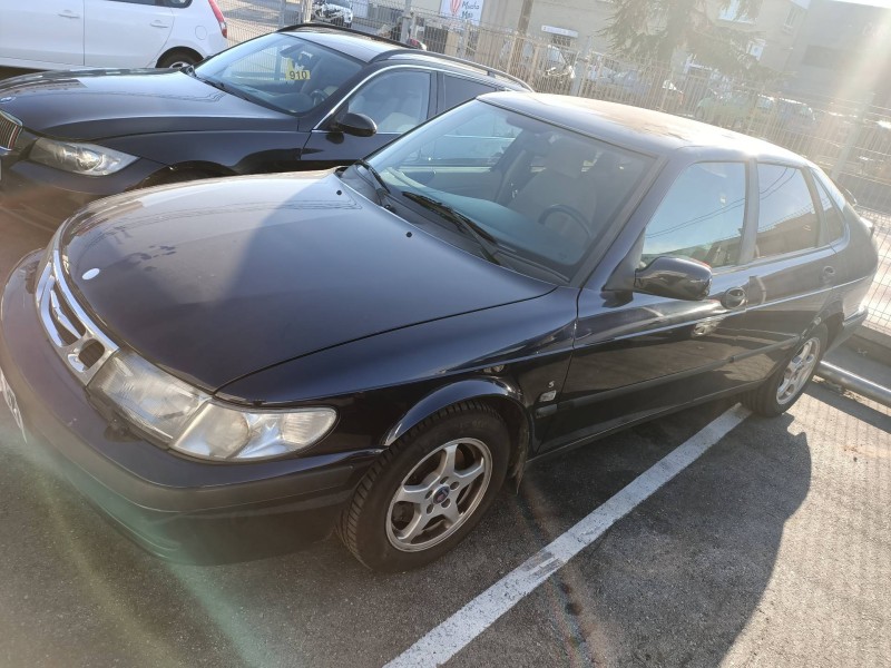 saab 9-3 berlina del año 2002