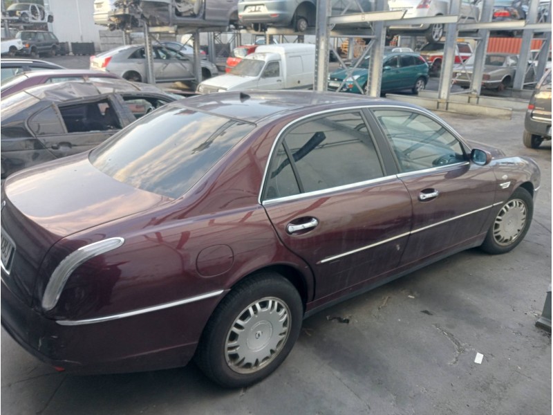 lancia thesis (115) del año 2002