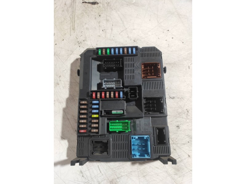 Recambio de caja reles / fusibles para citroen c-elysée seduction referencia OEM IAM 9807531680 BSIN0200 