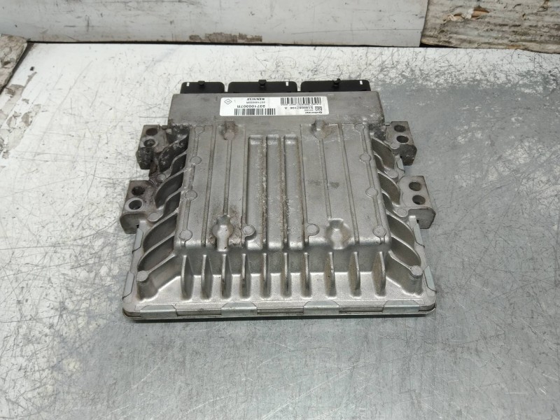 Recambio de centralita motor uce para renault megane iii berlina 5 p dynamique referencia OEM IAM S180067106A 237100307R 2371000