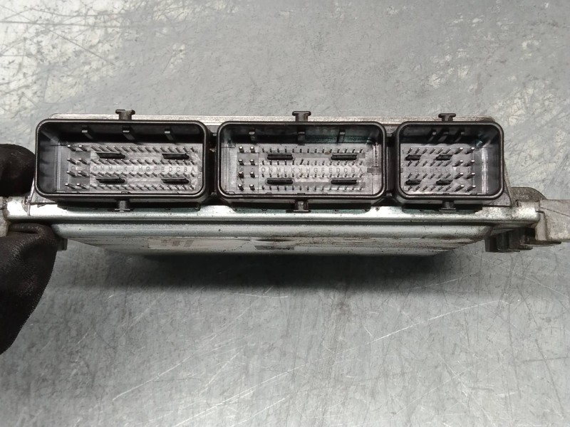 Recambio de centralita motor uce para renault megane iii berlina 5 p dynamique referencia OEM IAM S180067106A 237100307R 2371000