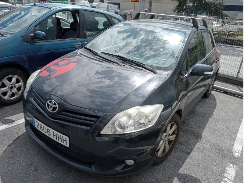 toyota auris del año 2011