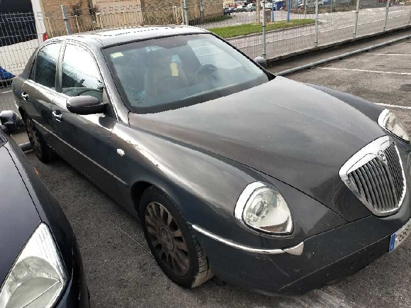 lancia thesis (115) del año 2003