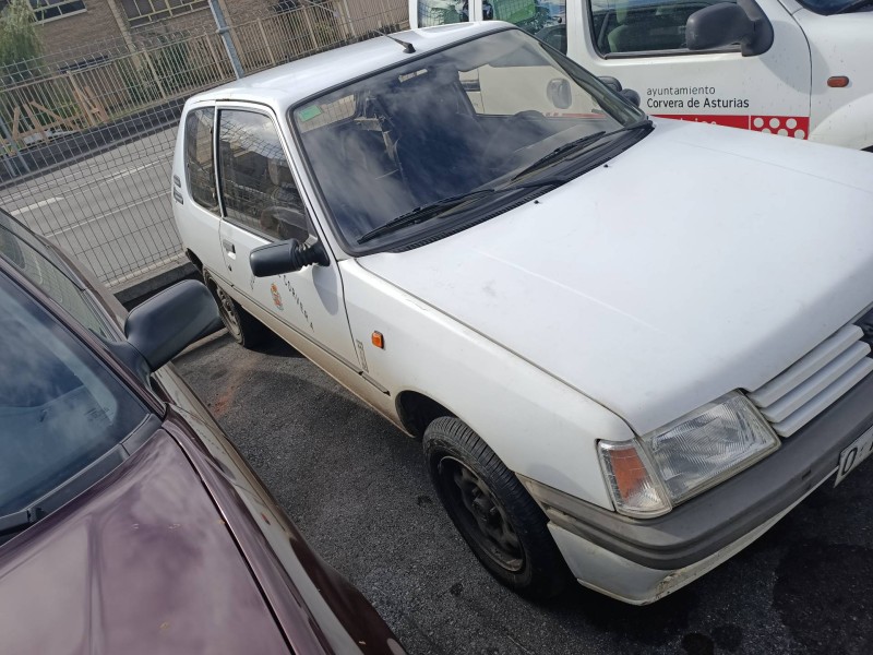 peugeot 205 berlina del año 1996 peugeot 205 berlina del año 1996