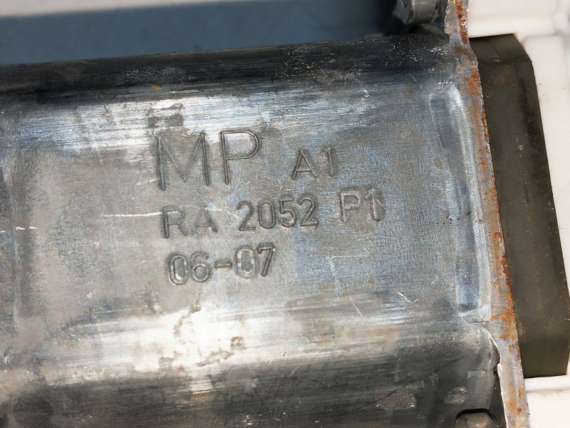 Recambio de elevalunas delantero derecho para mitsubishi colt berlina 5 (z30a) 1.1 cat referencia OEM IAM RA2052P1  3P