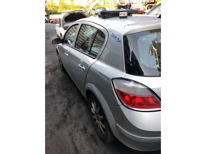 opel astra h berlina del año 2005