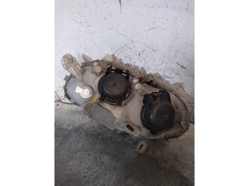 Recambio de faro derecho para smart coupe fortwo coupe cdi referencia OEM IAM 0301169202  