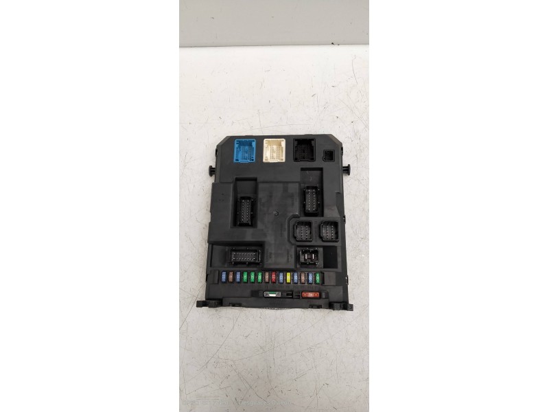 Recambio de caja reles / fusibles para citroen c3 selection referencia OEM IAM 9666952280 BSIEVX0400 