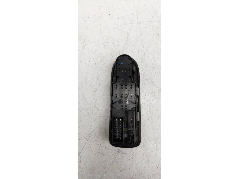 Recambio de mando elevalunas delantero izquierdo para citroen c3 selection referencia OEM IAM 96637530XT  