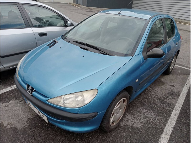peugeot 206 berlina del año 2001