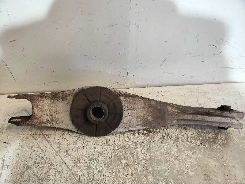 Recambio de brazo suspension superior trasero izquierdo para opel insignia berlina edition referencia OEM IAM   