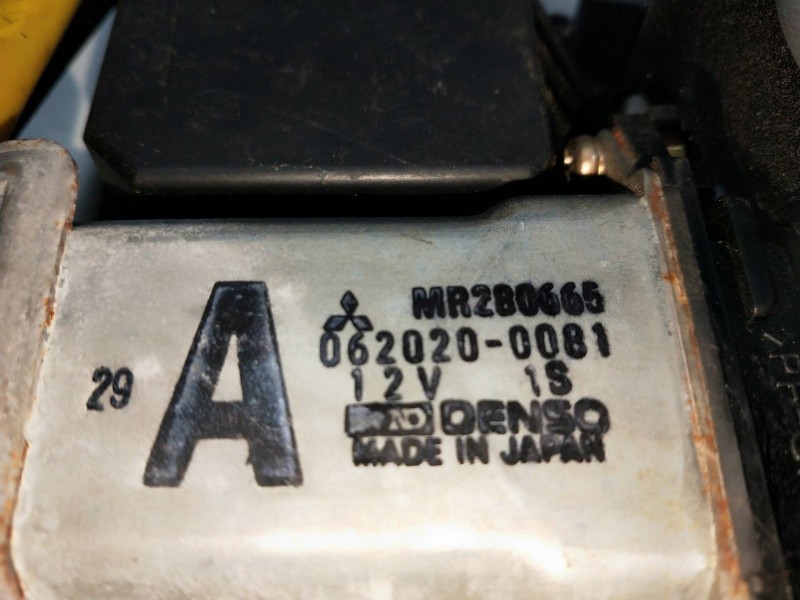 Recambio de elevalunas delantero izquierdo para mitsubishi galant berlina (ea0) 2500 v6 24v referencia OEM IAM MR280665 06202000