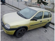opel corsa b del año 2000