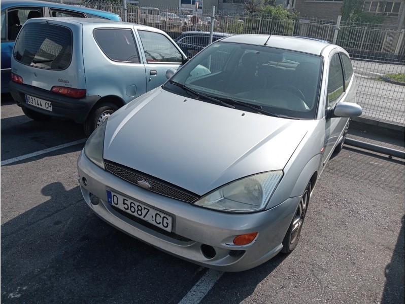 ford focus berlina (cak) del año 2000