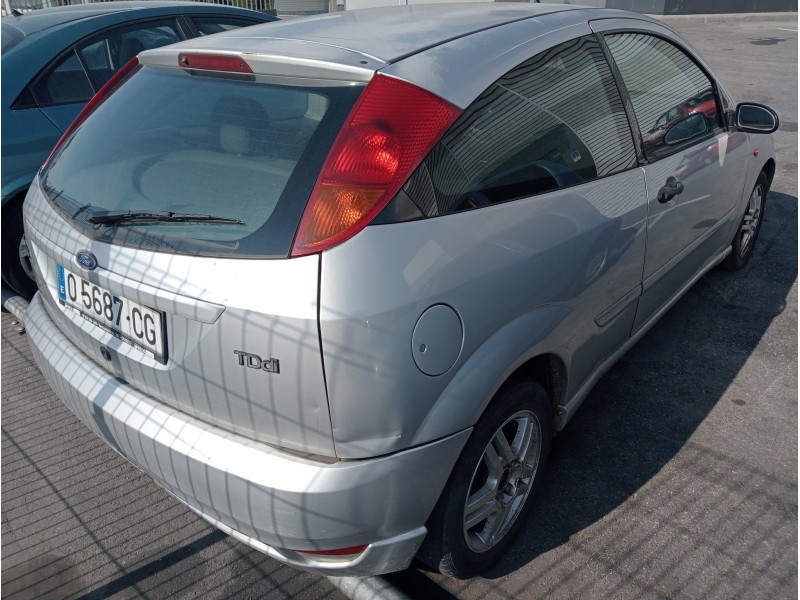 ford focus berlina (cak) del año 2000